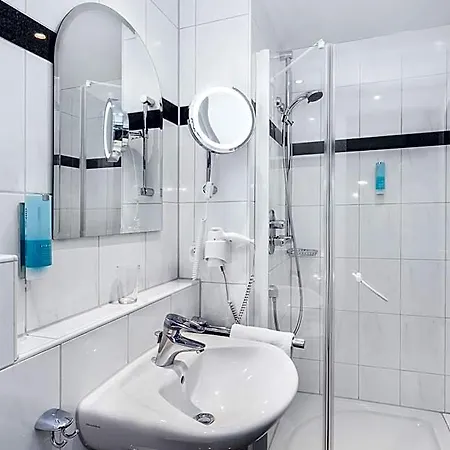 Hotel Marburg Im Park 4*
