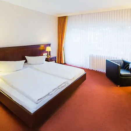 Marburg Im Park 4*